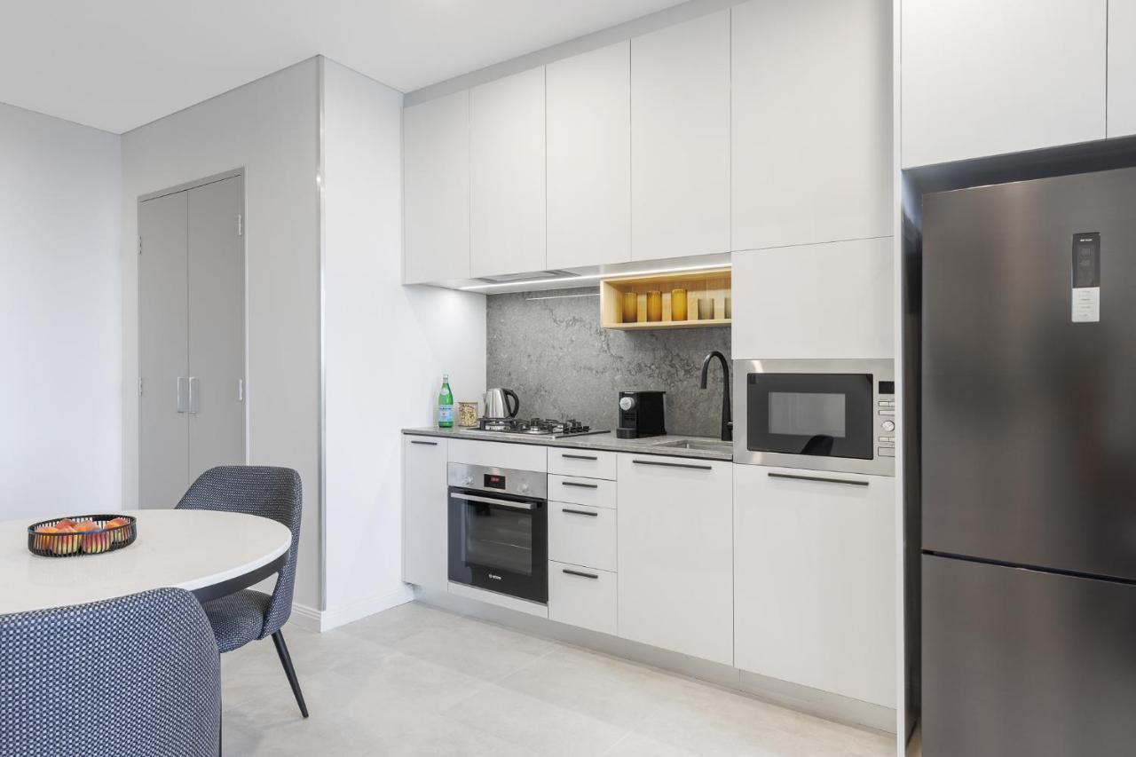 Meriton Suites George Street, Parramatta Sidney Exterior foto