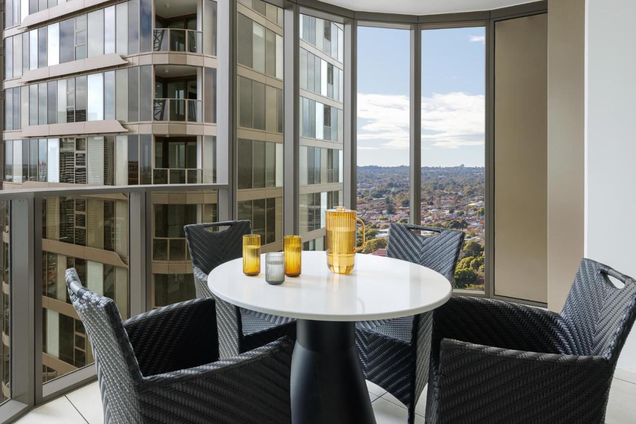 Meriton Suites George Street, Parramatta Sidney Exterior foto